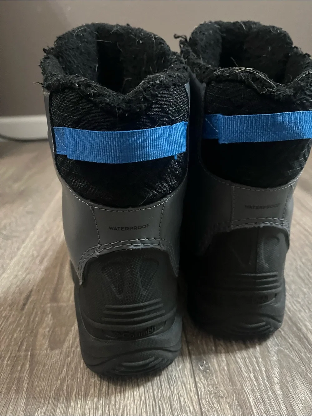 Columbia Kids Bugaboot Celsius Snow Boots- Gray and Blue Insulated- Size 5y